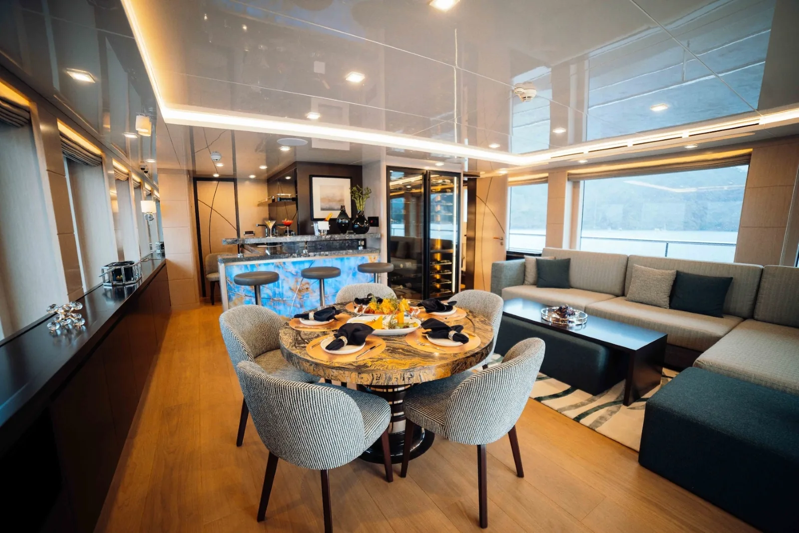 HEEUS - photo 28 location yacht Saint-Tropez