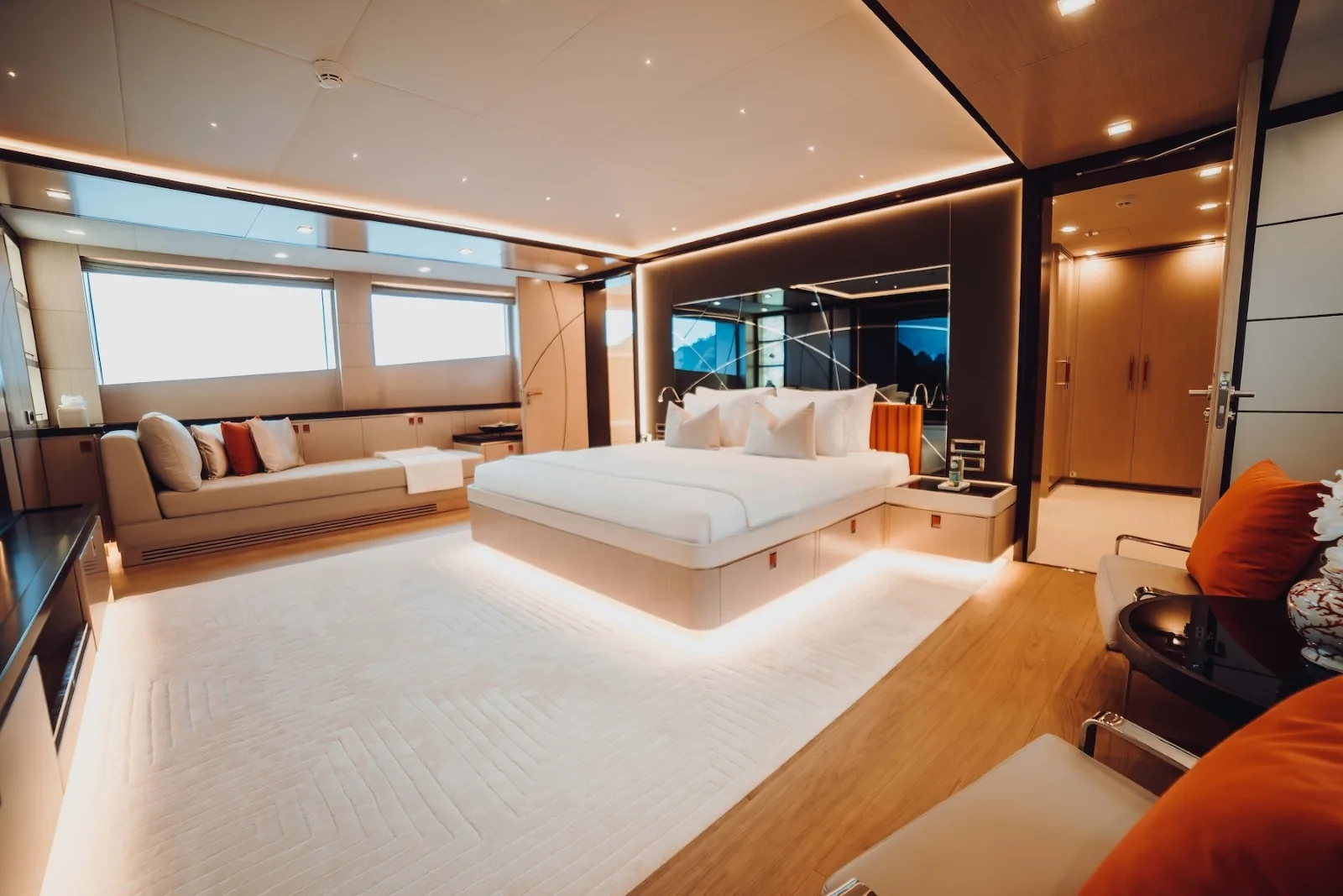 HEEUS - photo 31 location yacht Saint-Tropez