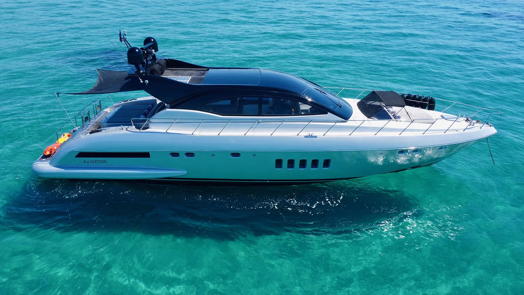HELIOS - photo 6 location yacht Saint-Tropez