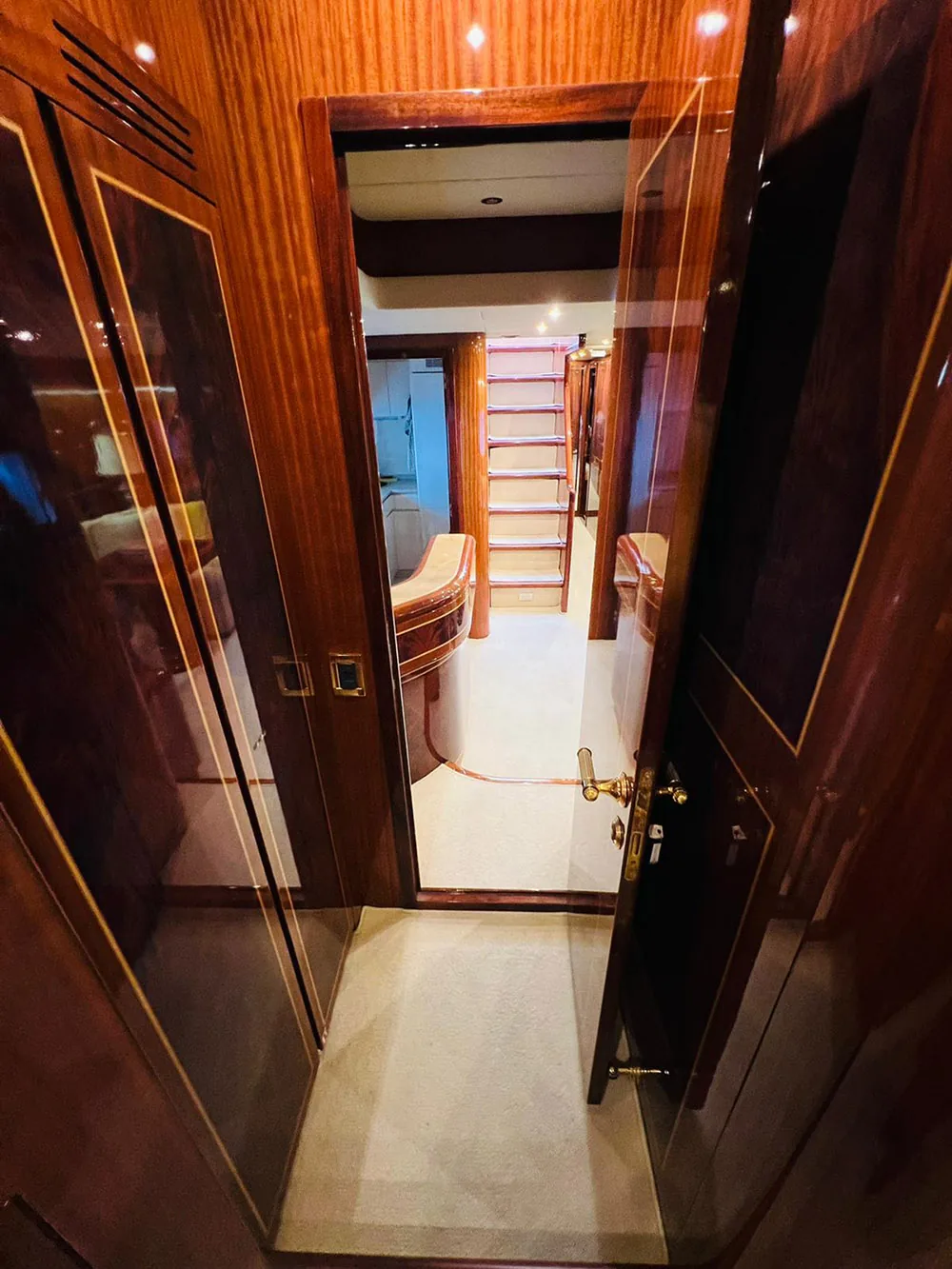 HELIOS - photo 17 location yacht Saint-Tropez