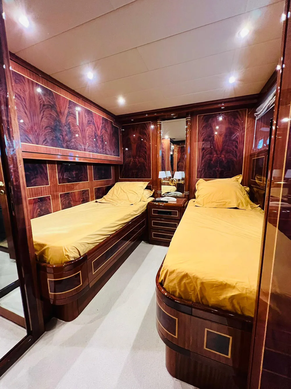 HELIOS - photo 22 location yacht Saint-Tropez