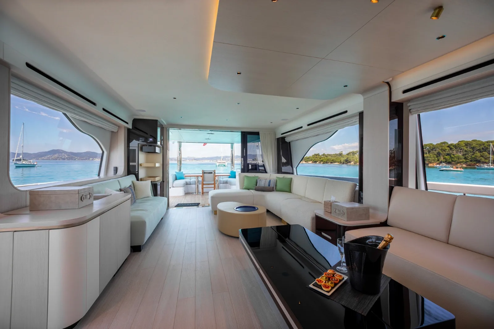 IMAGINE - photo 13 location yacht Saint-Tropez