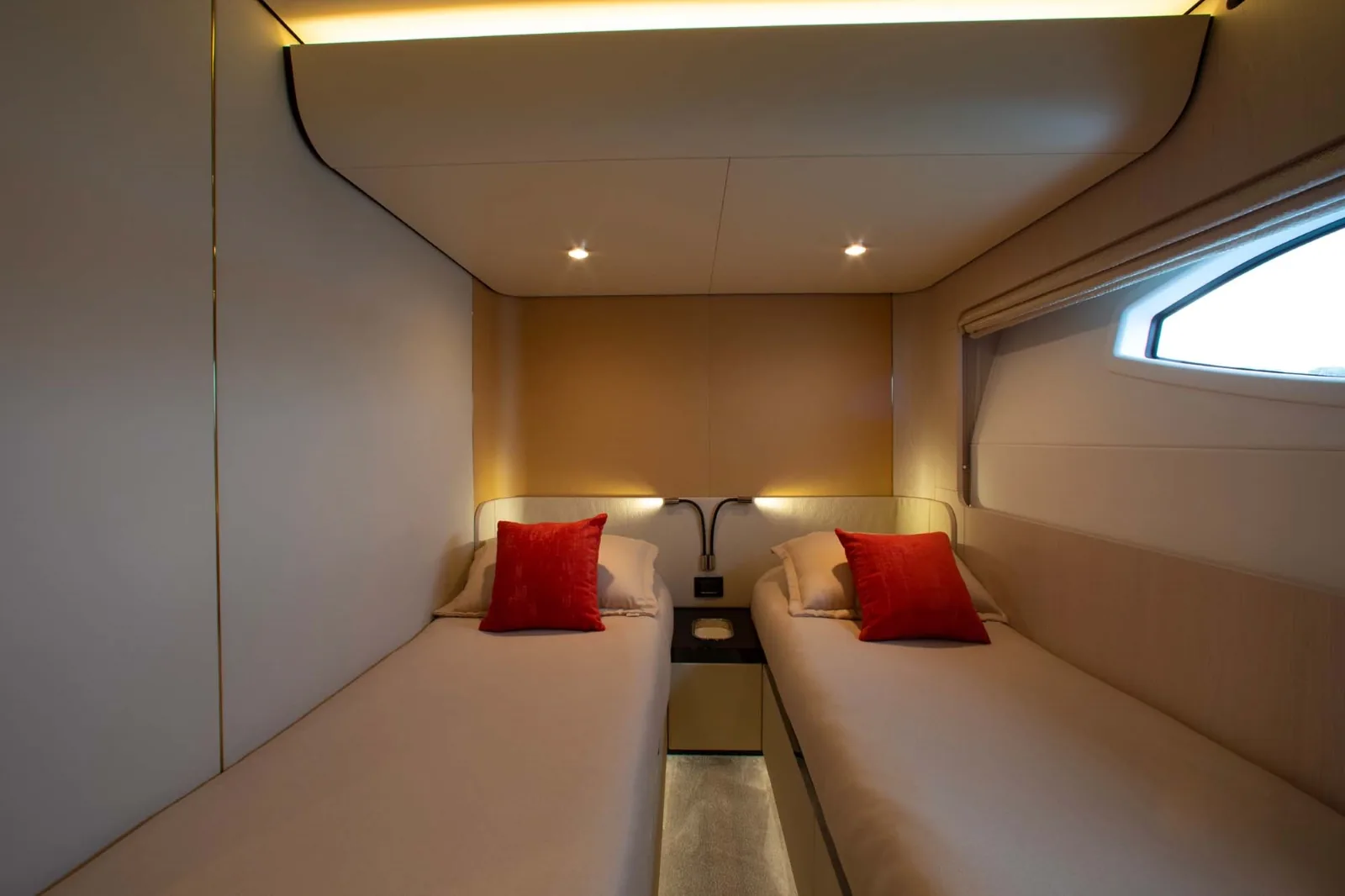 IMAGINE - photo 23 location yacht Saint-Tropez