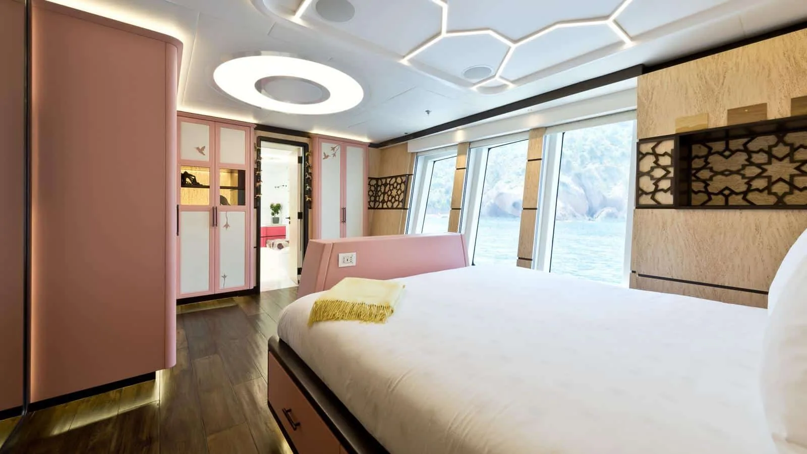 KHALILAH - photo 28 location yacht Saint-Tropez