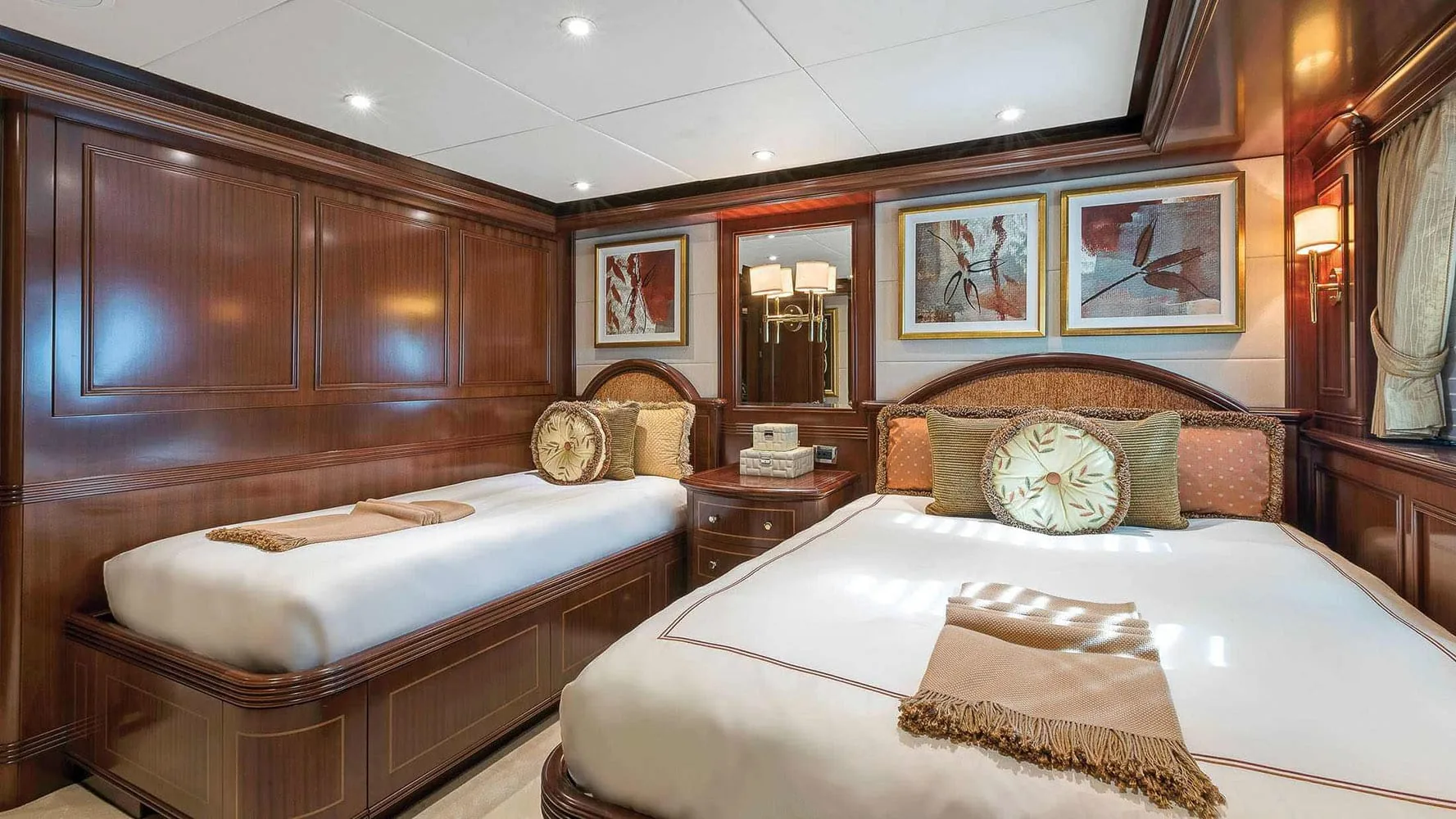 LADY BETH - photo 30 location yacht Saint-Tropez