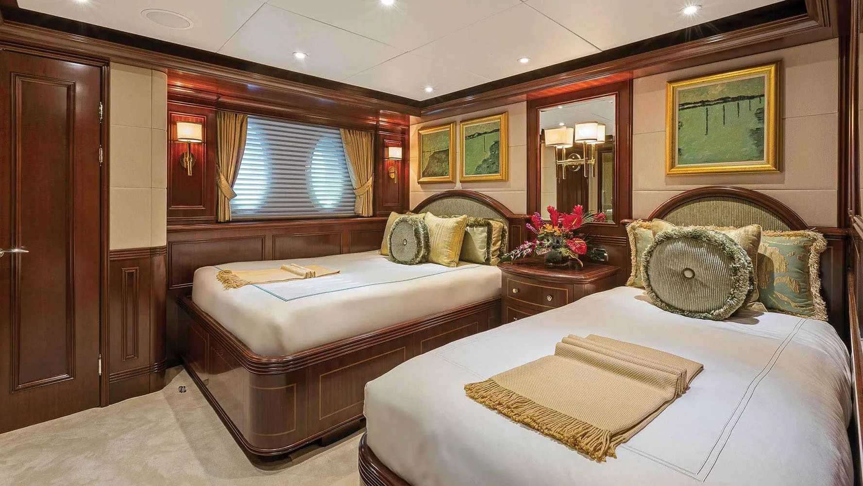 LADY BETH - photo 32 location yacht Saint-Tropez