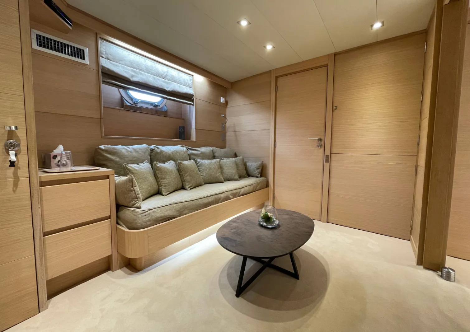 LADY JERSEY - photo 23 location yacht Saint-Tropez
