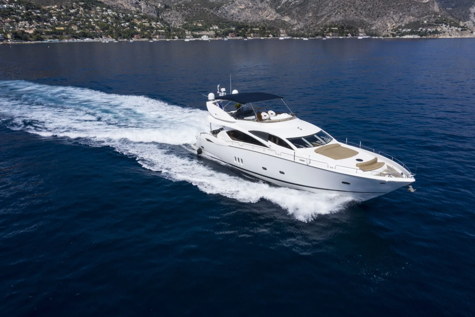 LADY YOUSRA - photo 4 location yacht Saint-Tropez