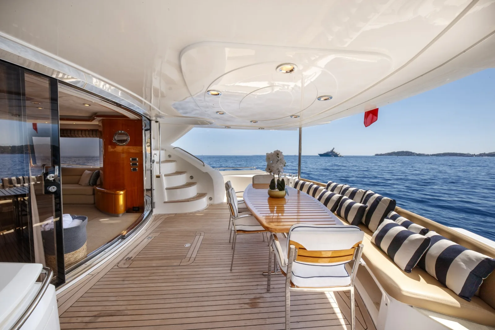 LADY YOUSRA - photo 12 location yacht Saint-Tropez