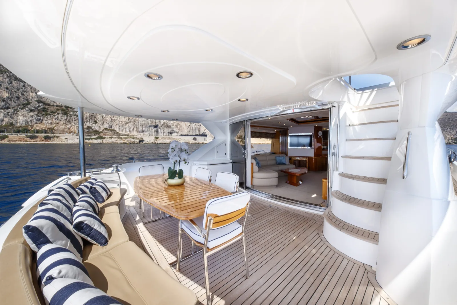 LADY YOUSRA - photo 14 location yacht Saint-Tropez