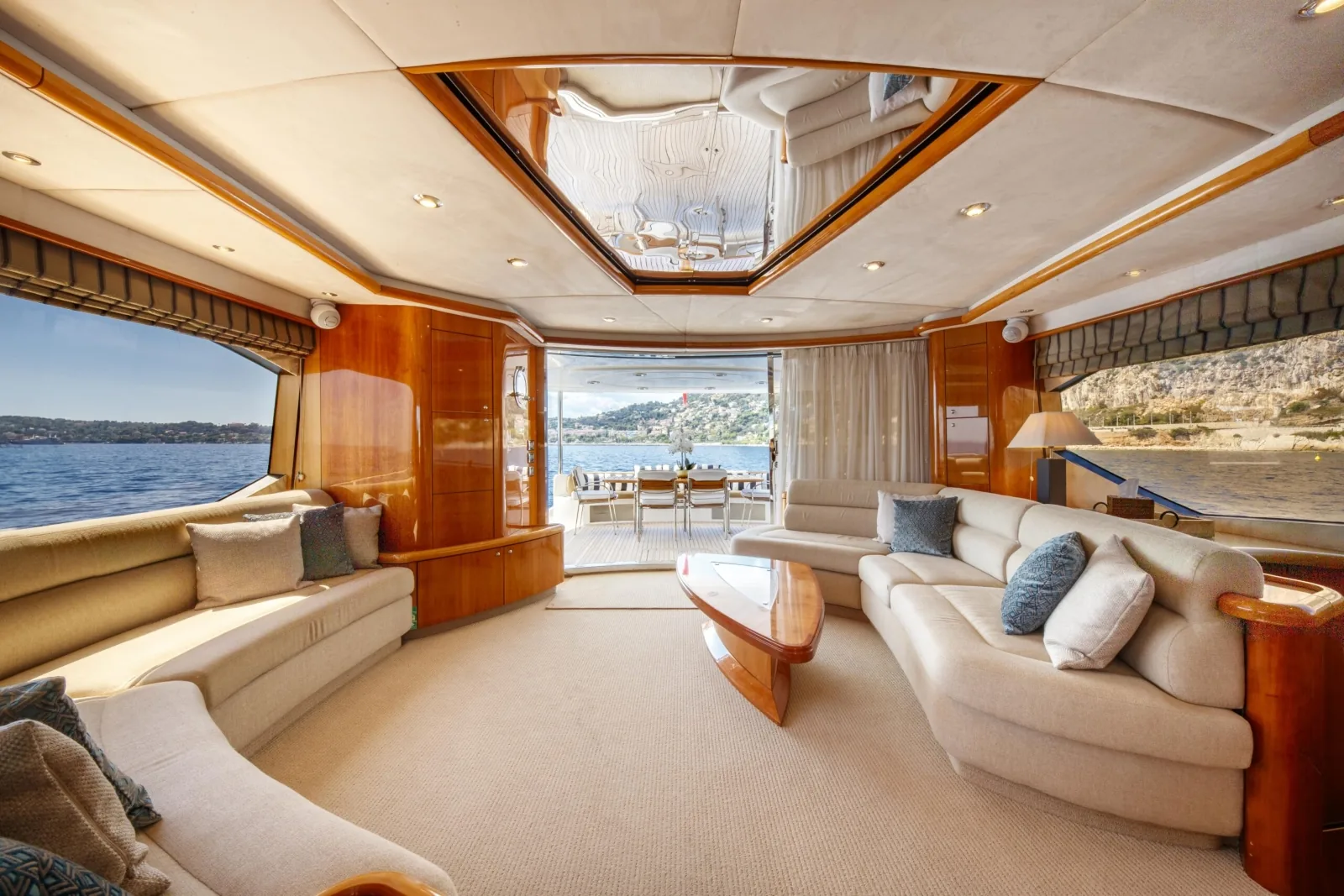 LADY YOUSRA - photo 17 location yacht Saint-Tropez