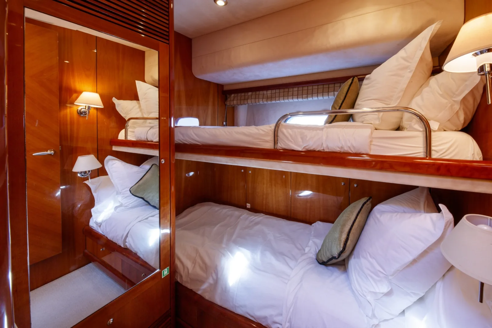LADY YOUSRA - photo 33 location yacht Saint-Tropez