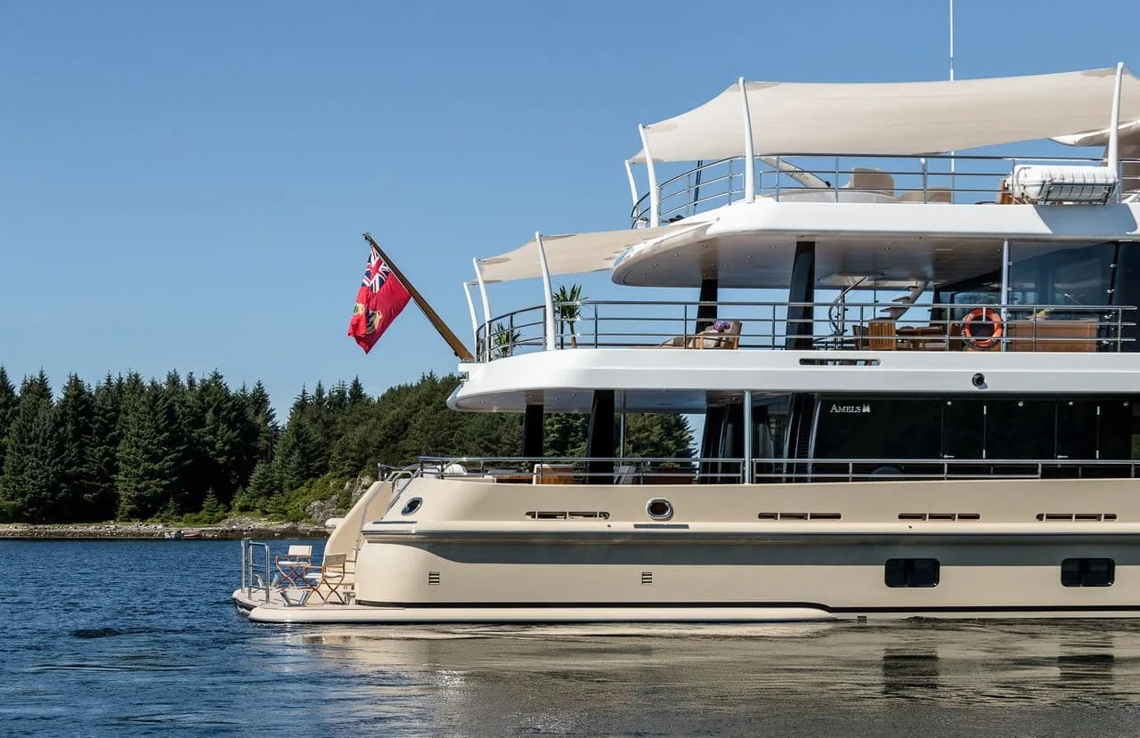 LILI - photo 6 location yacht Saint-Tropez