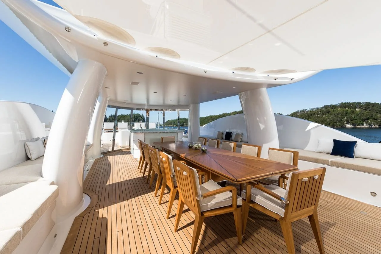 LILI - photo 8 location yacht Saint-Tropez