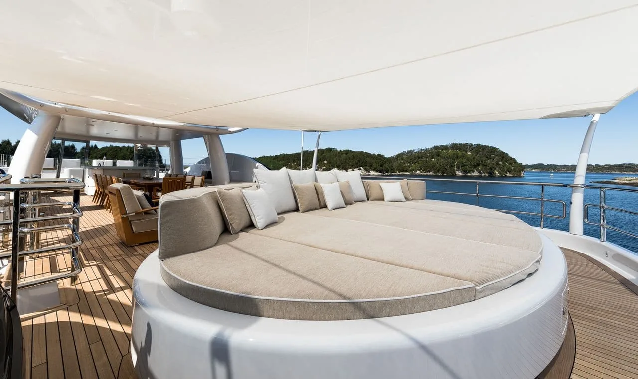 LILI - photo 9 location yacht Saint-Tropez