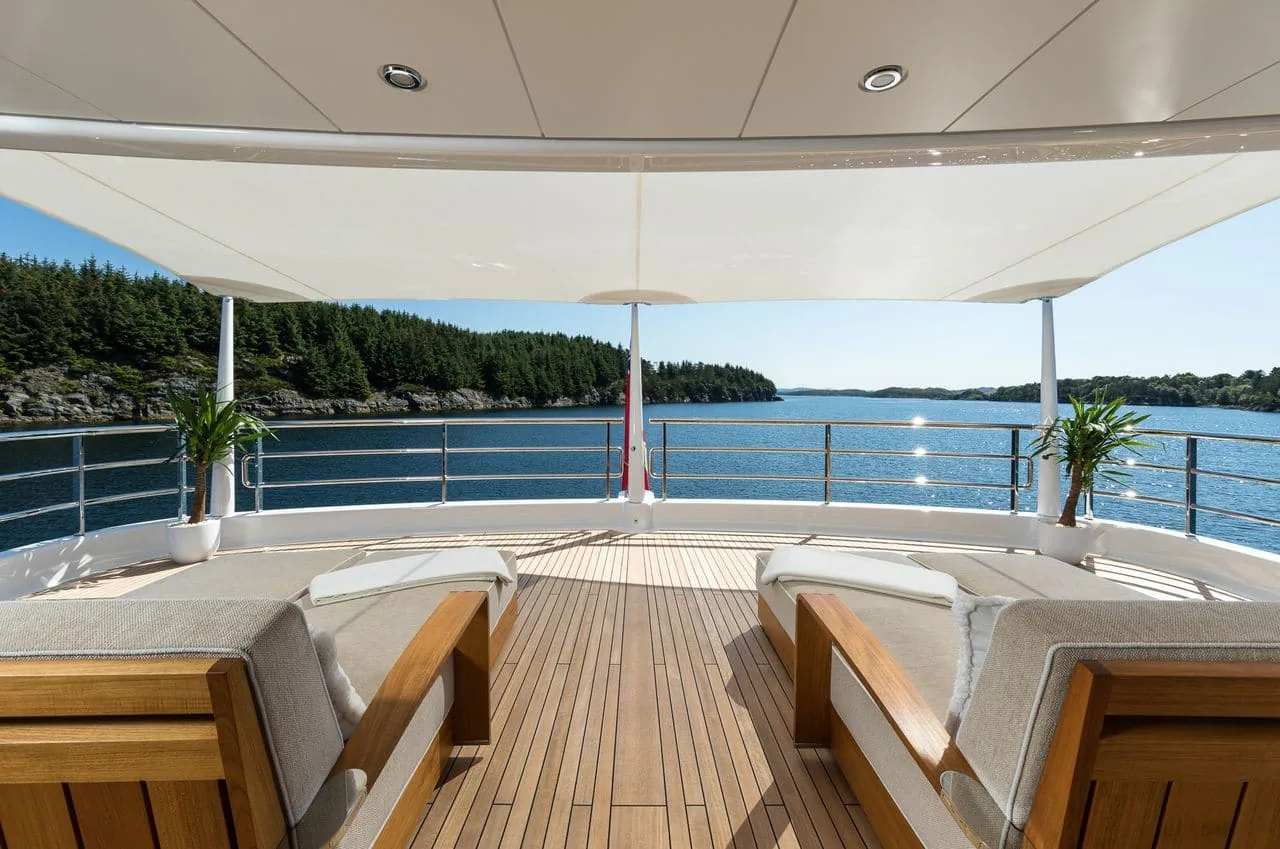 LILI - photo 11 location yacht Saint-Tropez
