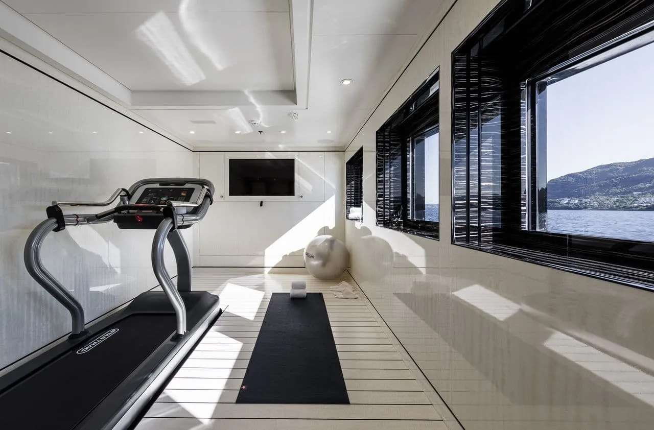 LILI - photo 23 location yacht Saint-Tropez