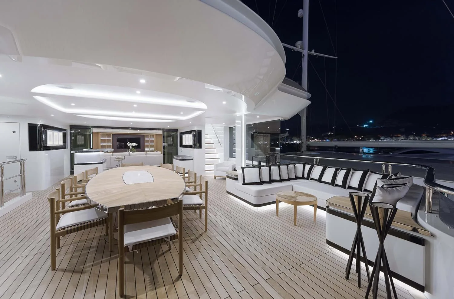 LIQUID SKY - photo 10 location yacht Saint-Tropez
