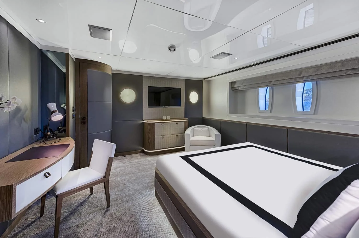 LIQUID SKY - photo 17 location yacht Saint-Tropez