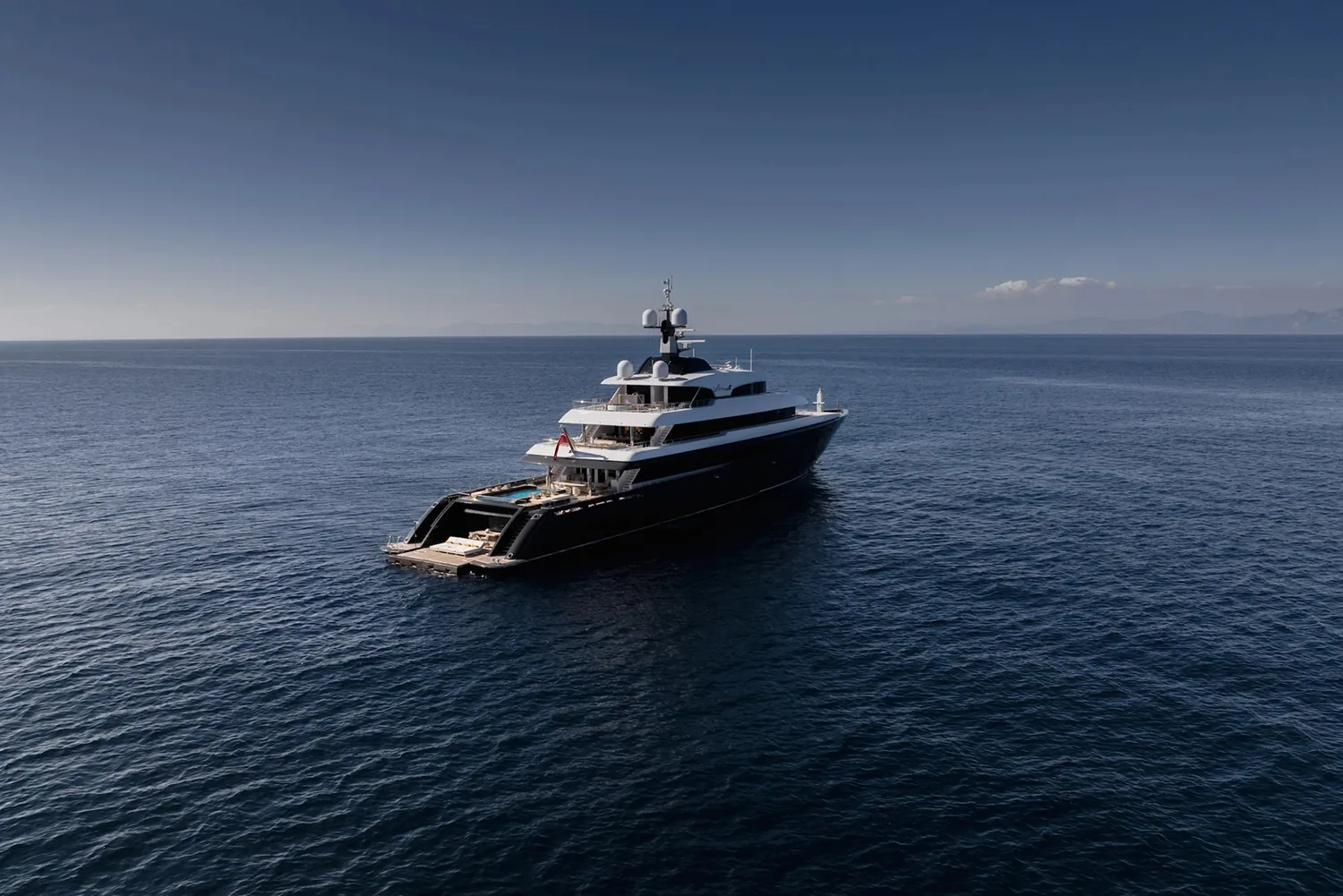 LOON - photo 4 location yacht Saint-Tropez