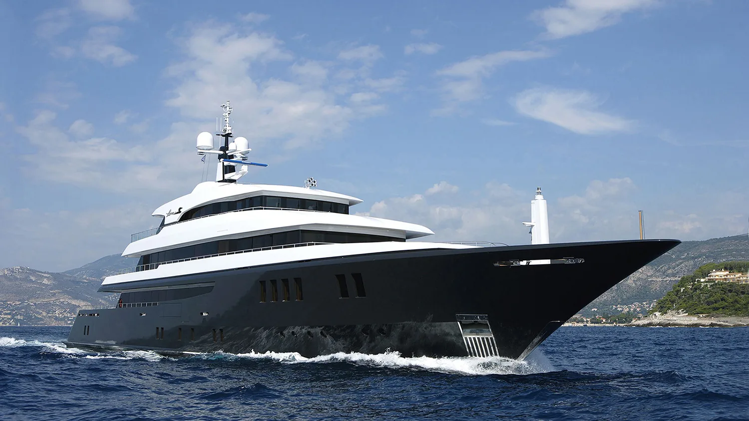 LOON - photo 6 location yacht Saint-Tropez