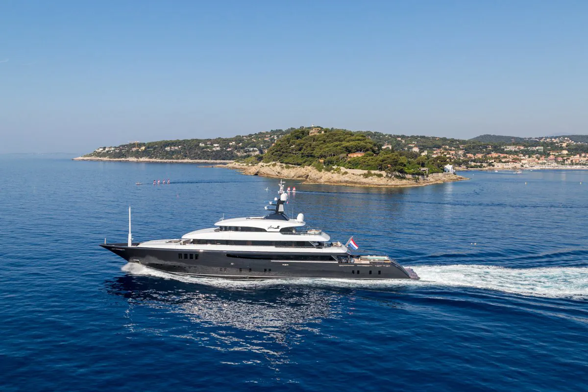 LOON - photo 7 location yacht Saint-Tropez