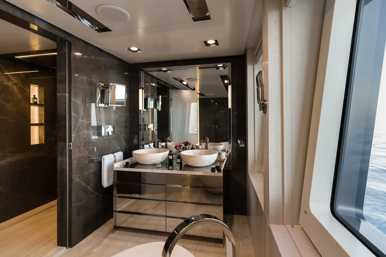 LOON - photo 30 location yacht Saint-Tropez
