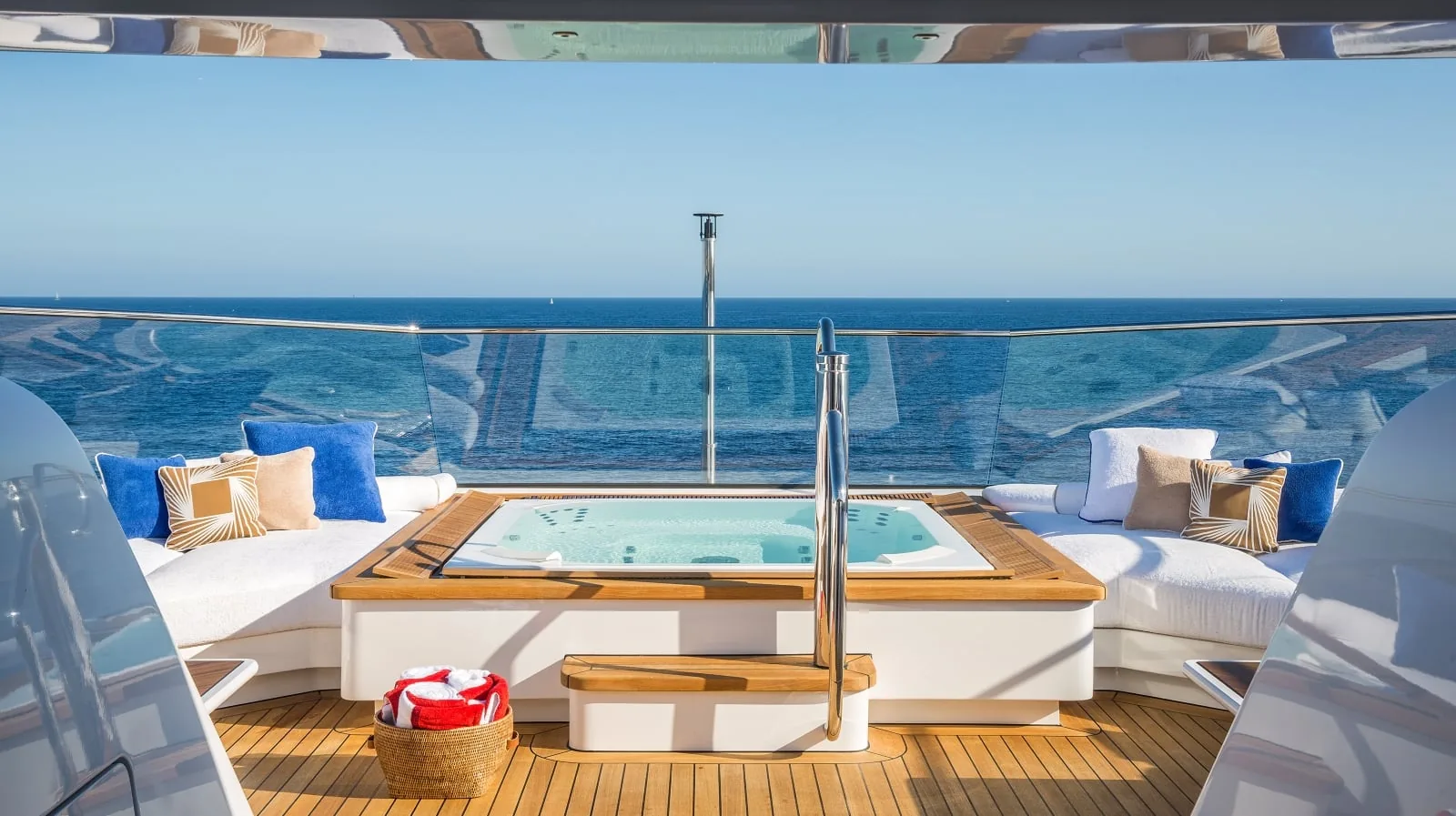 MADSUMMER - photo 12 location yacht Saint-Tropez