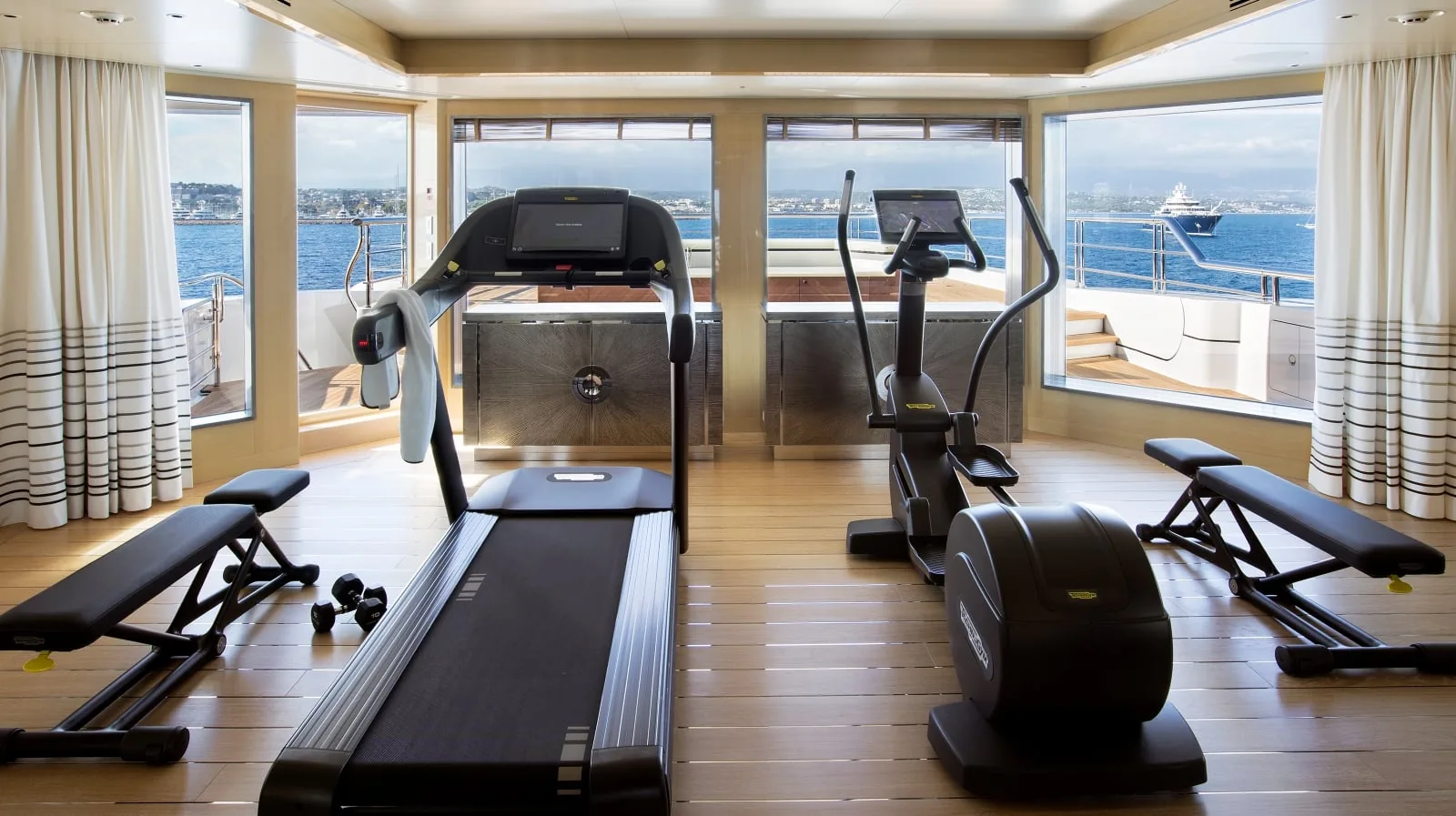 MADSUMMER - photo 36 location yacht Saint-Tropez