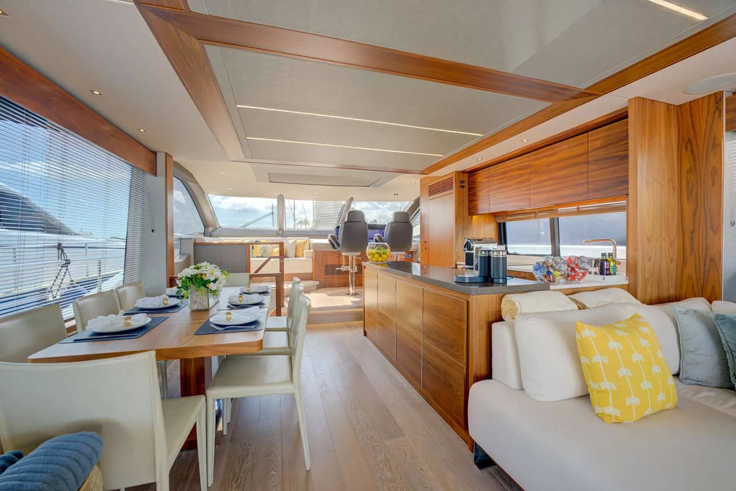 MIKEL ANGELO - photo 3 location yacht Saint-Tropez