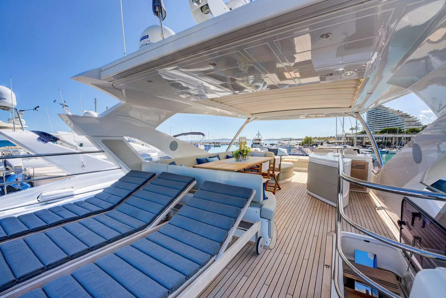MIKEL ANGELO - photo 6 location yacht Saint-Tropez