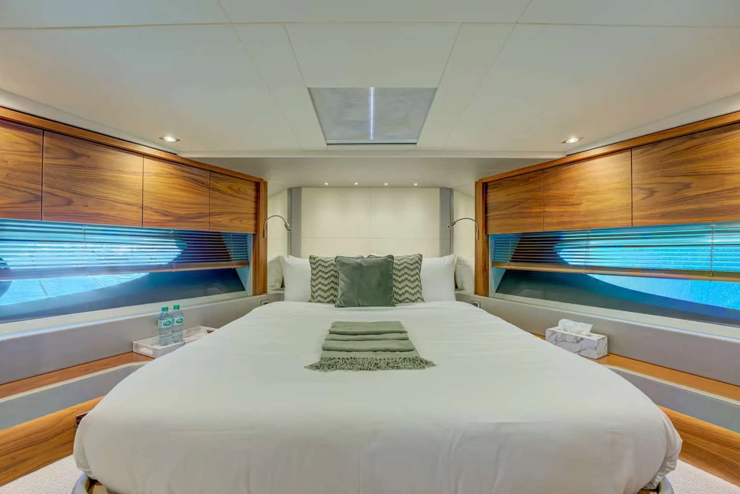 MIKEL ANGELO - photo 9 location yacht Saint-Tropez