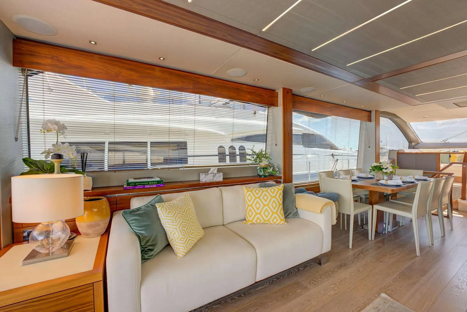 MIKEL ANGELO - photo 13 location yacht Saint-Tropez