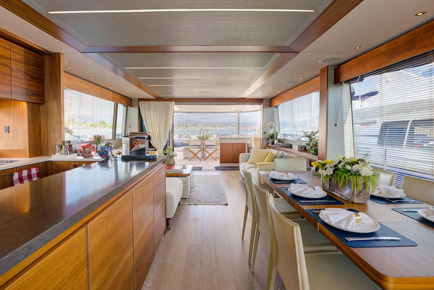 MIKEL ANGELO - photo 14 location yacht Saint-Tropez
