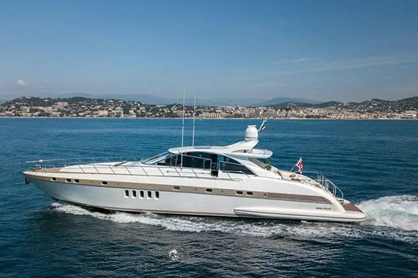 MR M - location yacht Saint-Tropez