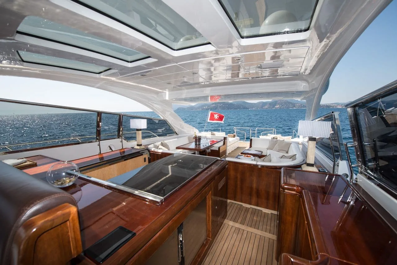 MR M - photo 8 location yacht Saint-Tropez