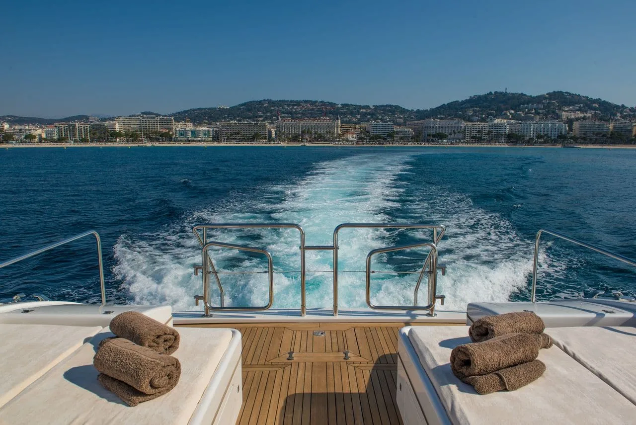 MR M - photo 10 location yacht Saint-Tropez