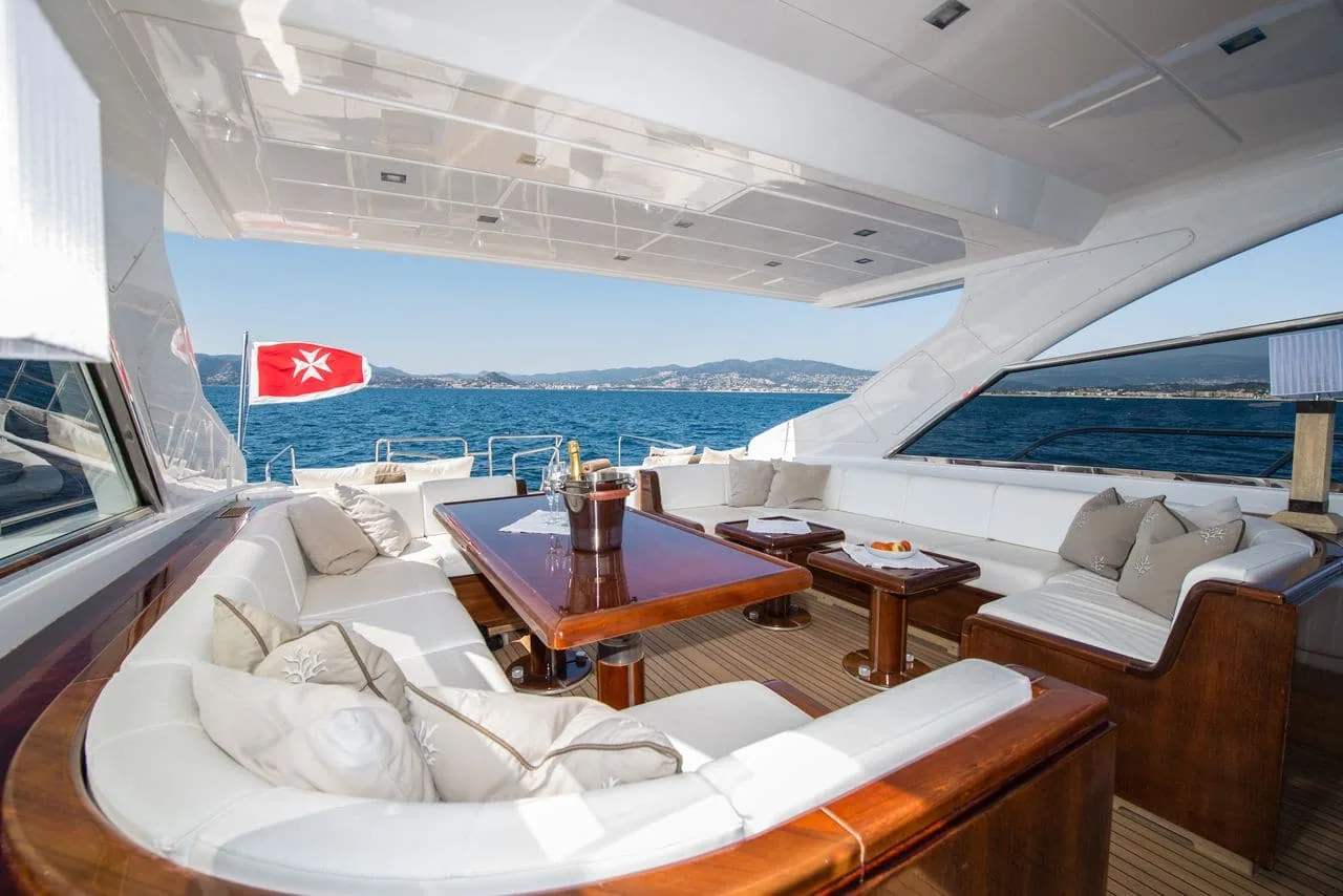 MR M - photo 12 location yacht Saint-Tropez
