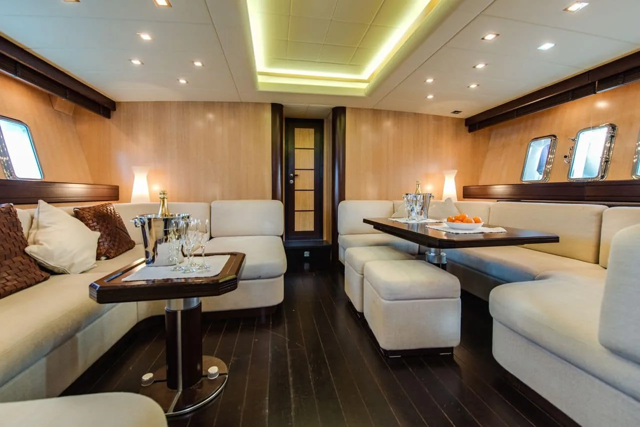 MR M - photo 14 location yacht Saint-Tropez