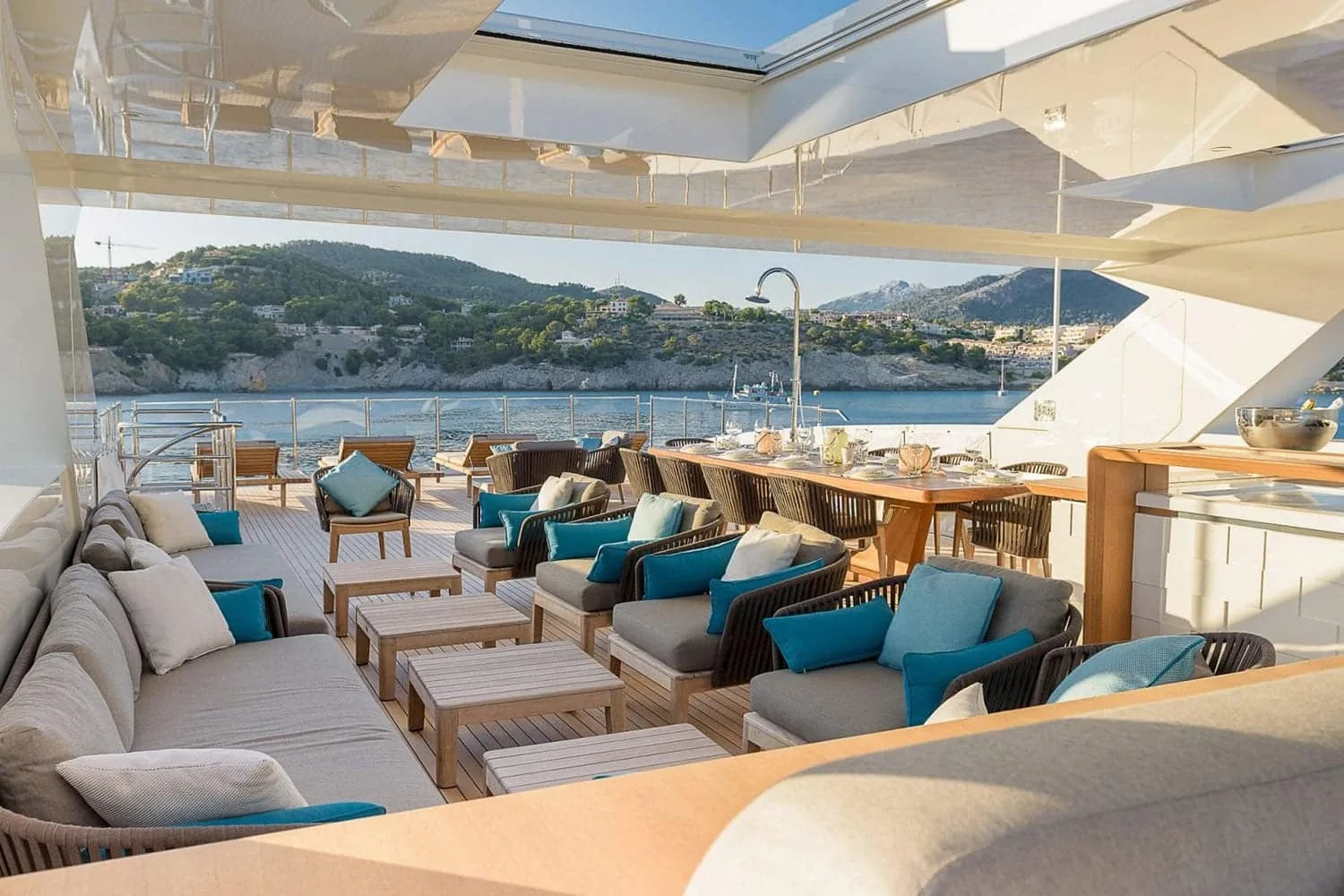 MR T - photo 7 location yacht Saint-Tropez