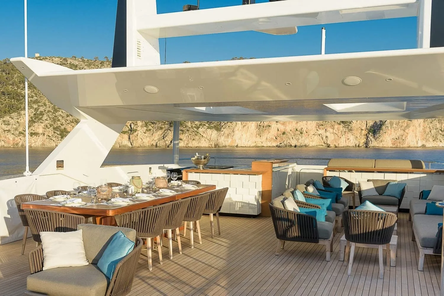 MR T - photo 8 location yacht Saint-Tropez