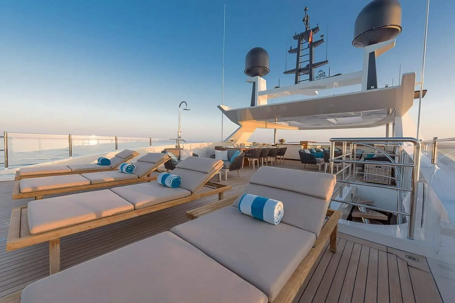 MR T - photo 10 location yacht Saint-Tropez