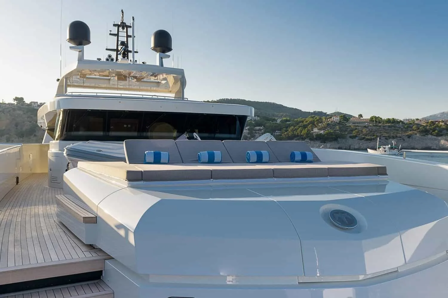 MR T - photo 11 location yacht Saint-Tropez