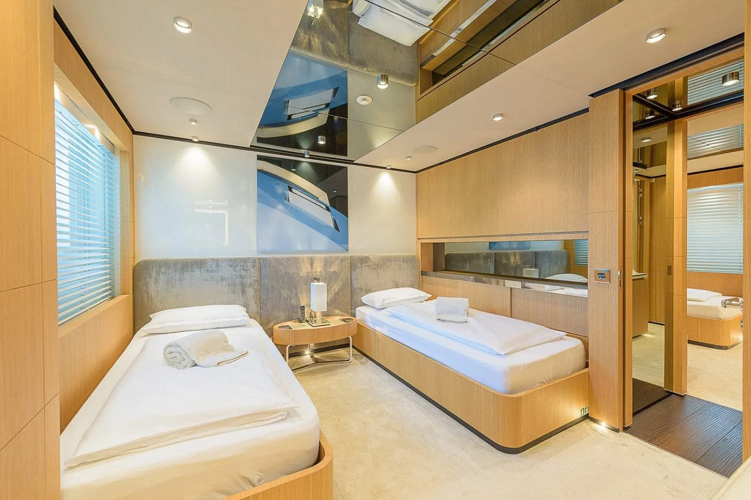 MR T - photo 32 location yacht Saint-Tropez