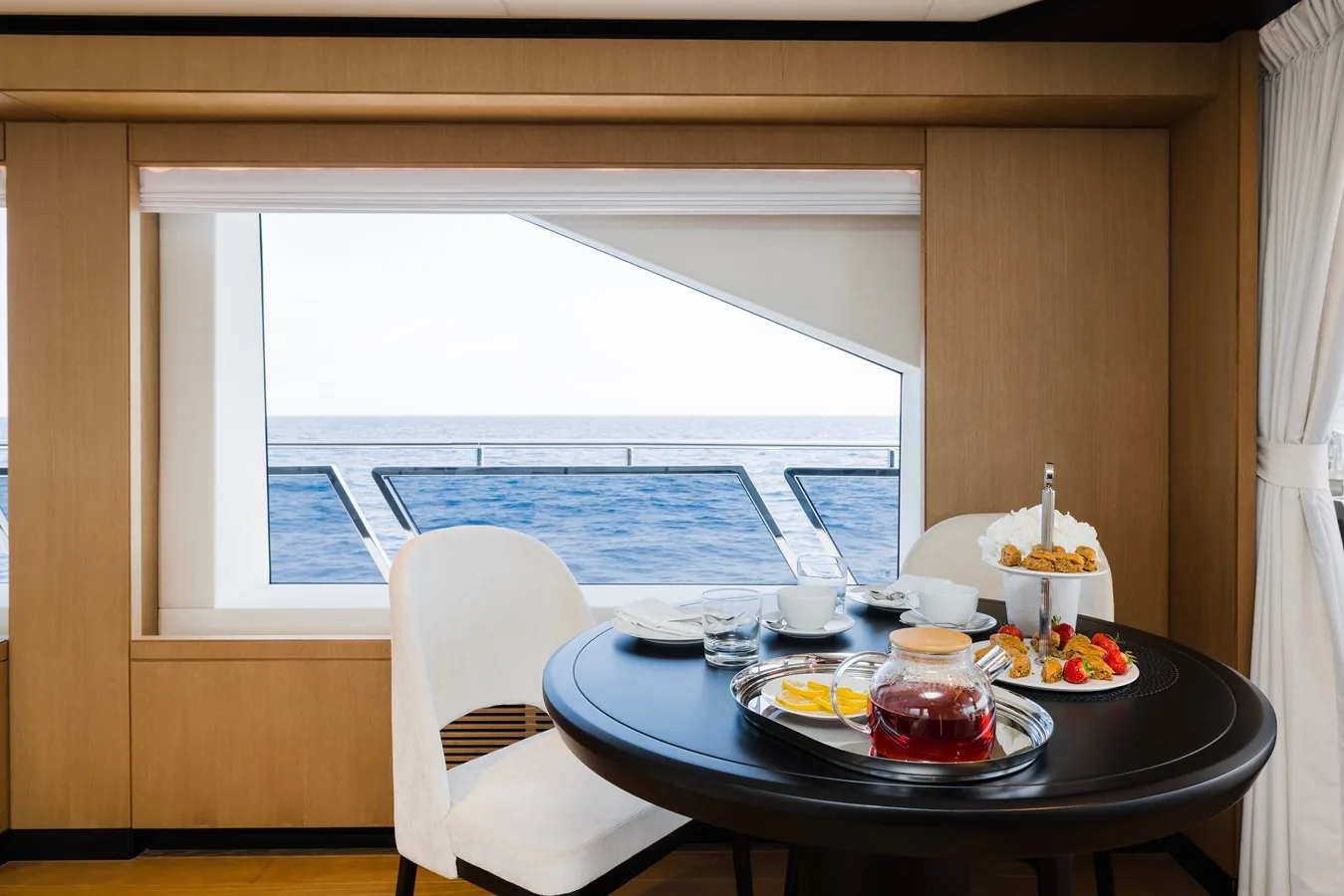 OLIVIA - photo 24 location yacht Saint-Tropez