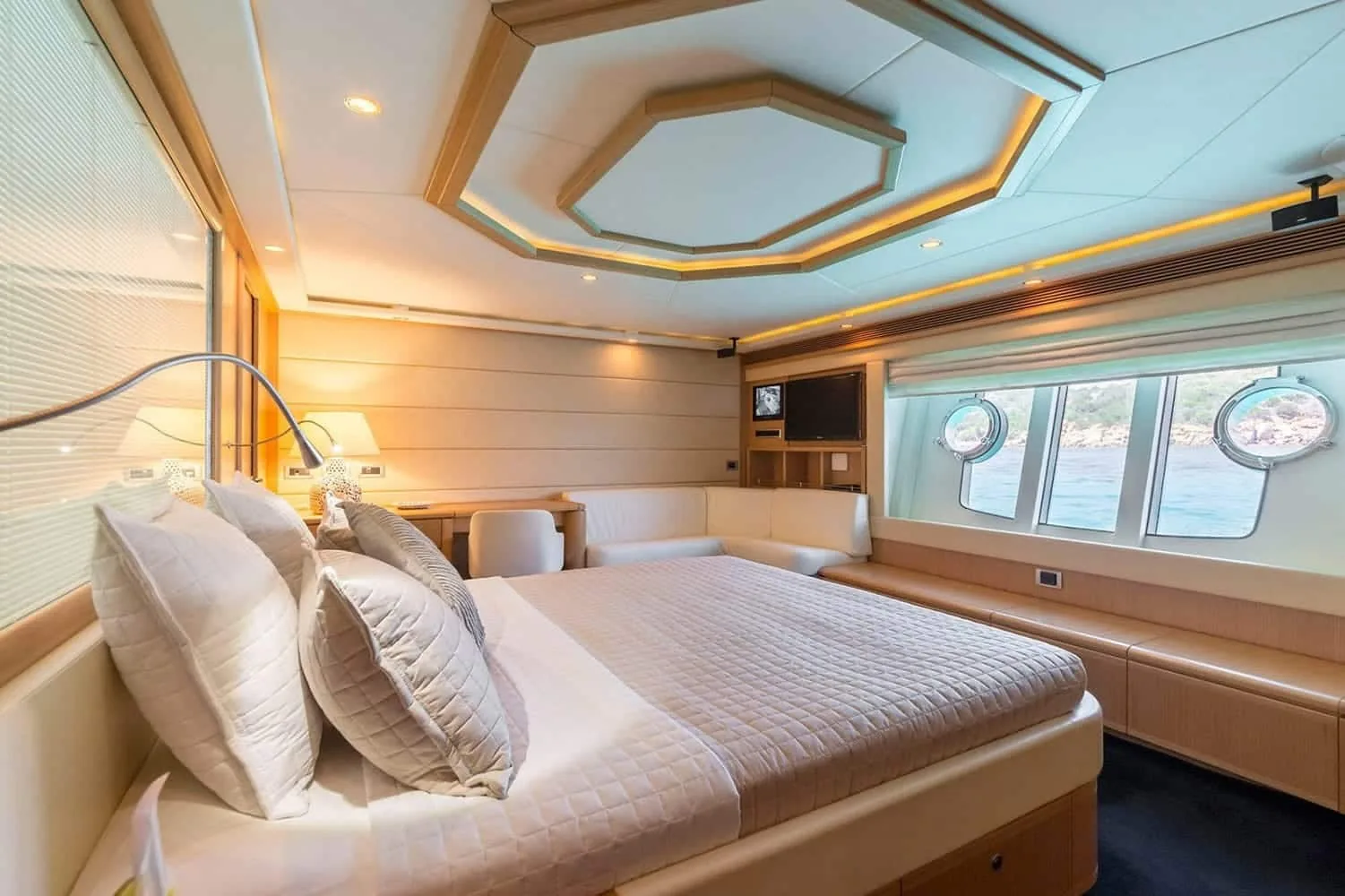 PORTHOS - photo 28 location yacht Saint-Tropez