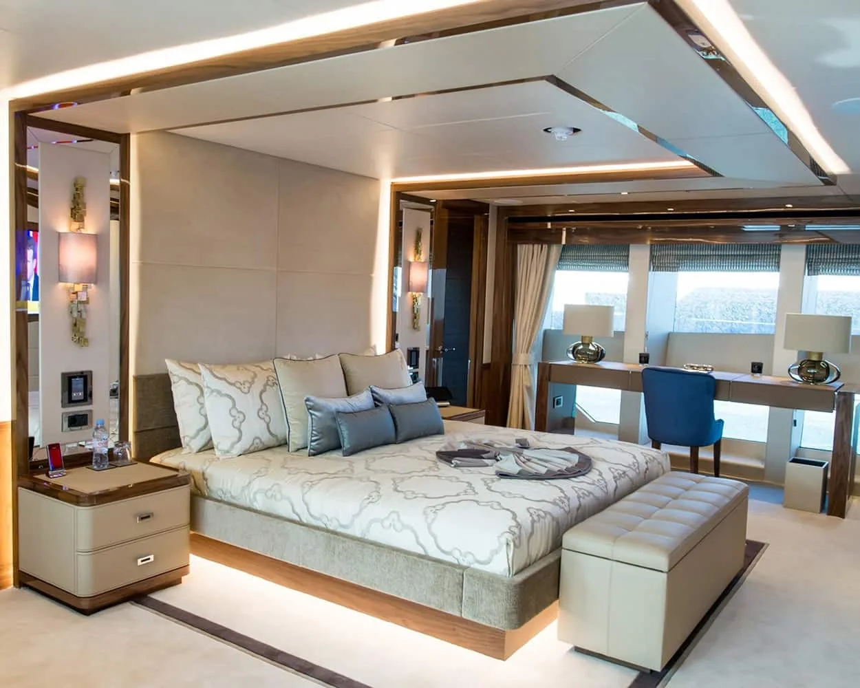 PRINCESS AVK - photo 21 location yacht Saint-Tropez