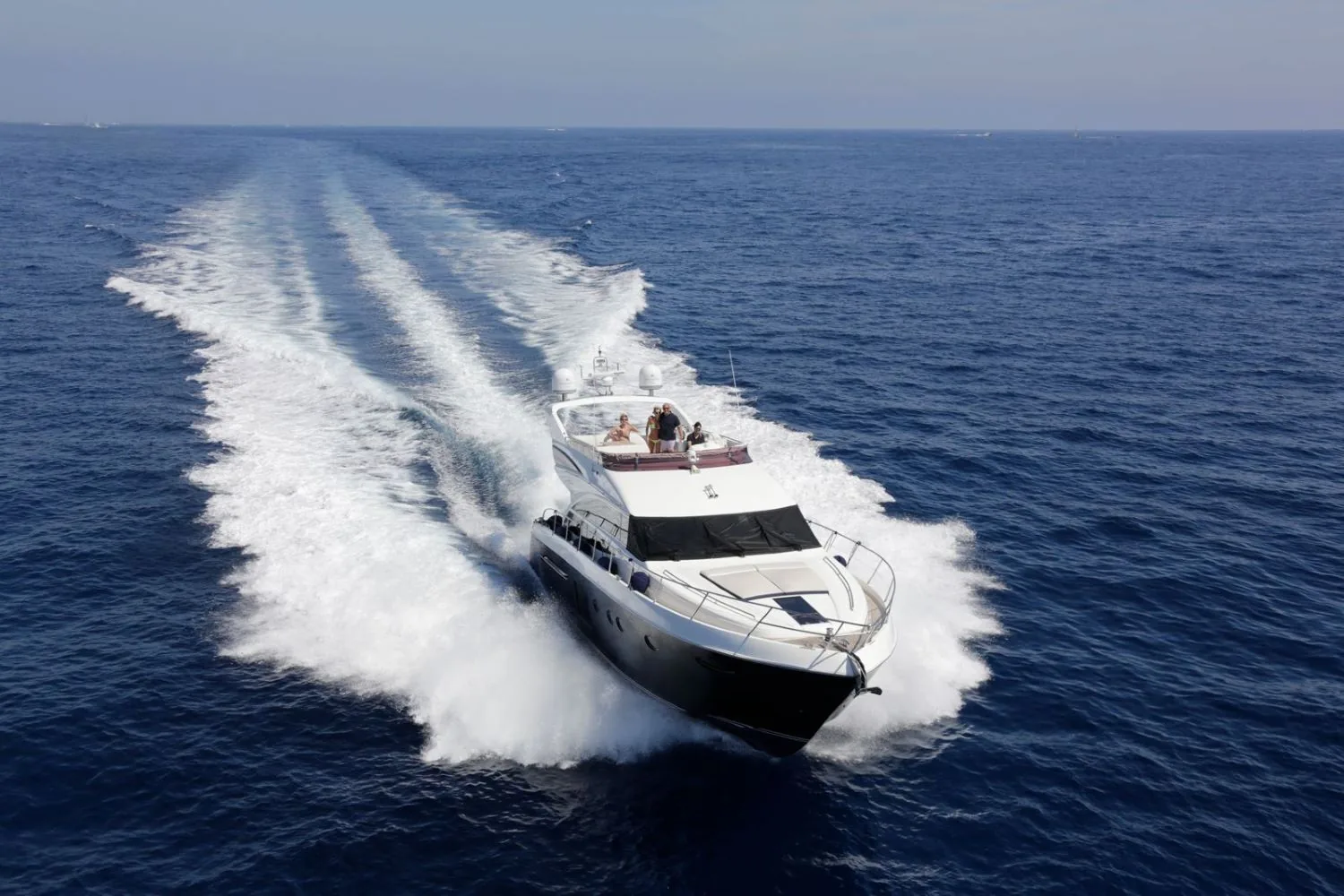 PRINCESS V64 - photo 3 location yacht Saint-Tropez
