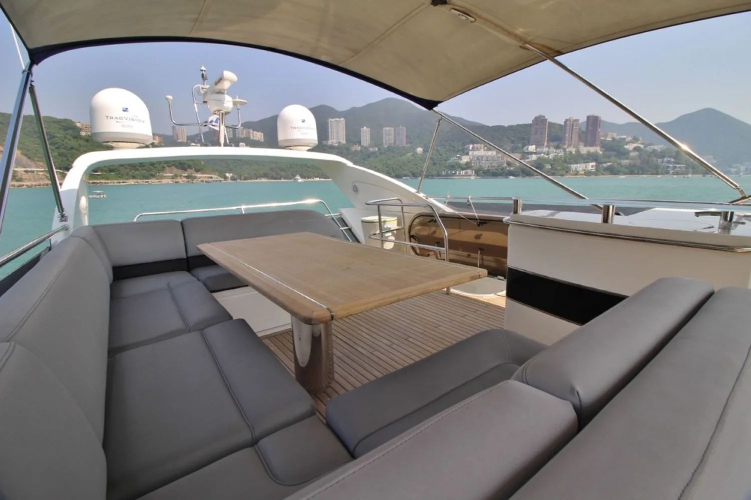 PRINCESS V64 - photo 9 location yacht Saint-Tropez