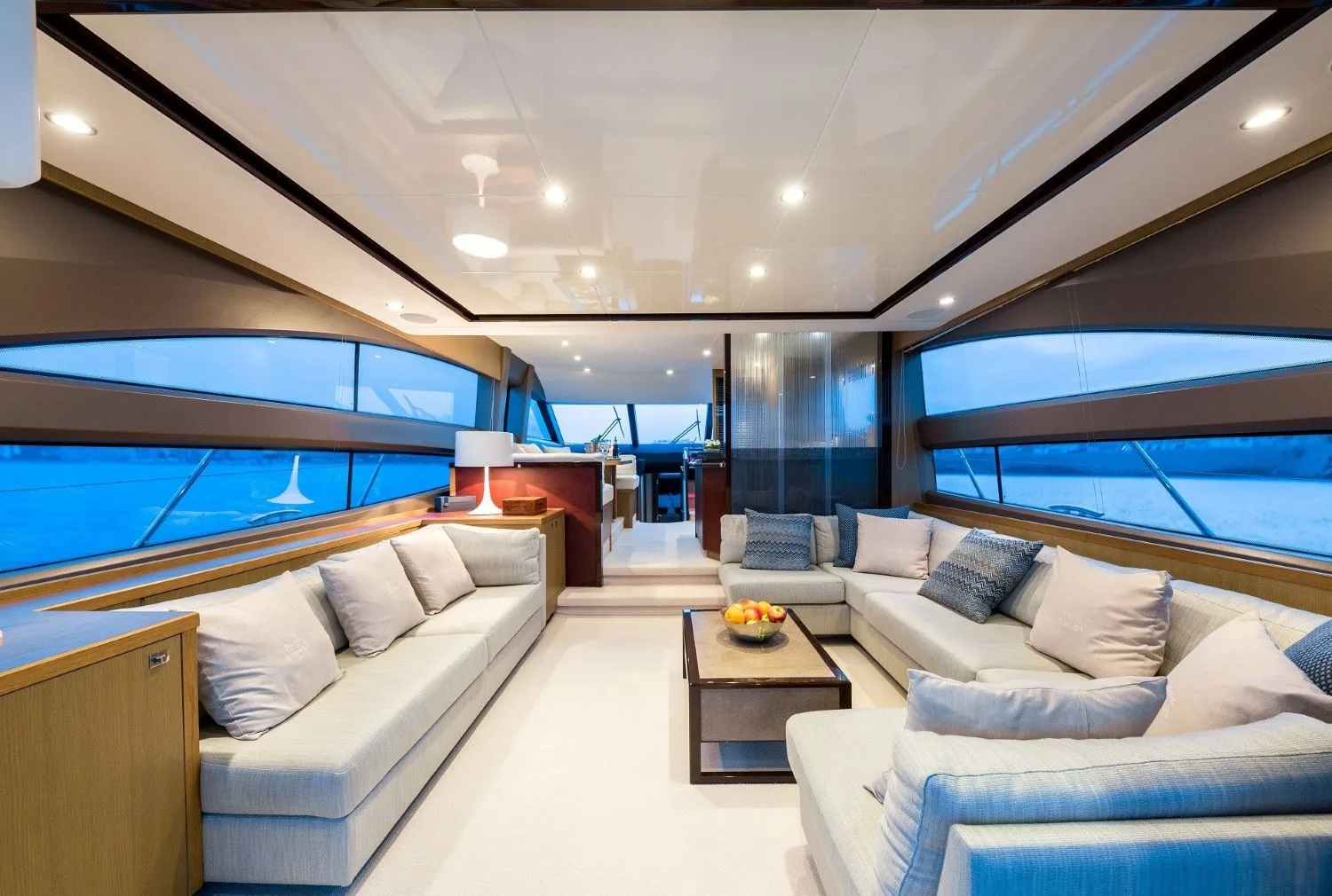 PRINCESS V64 - photo 11 location yacht Saint-Tropez